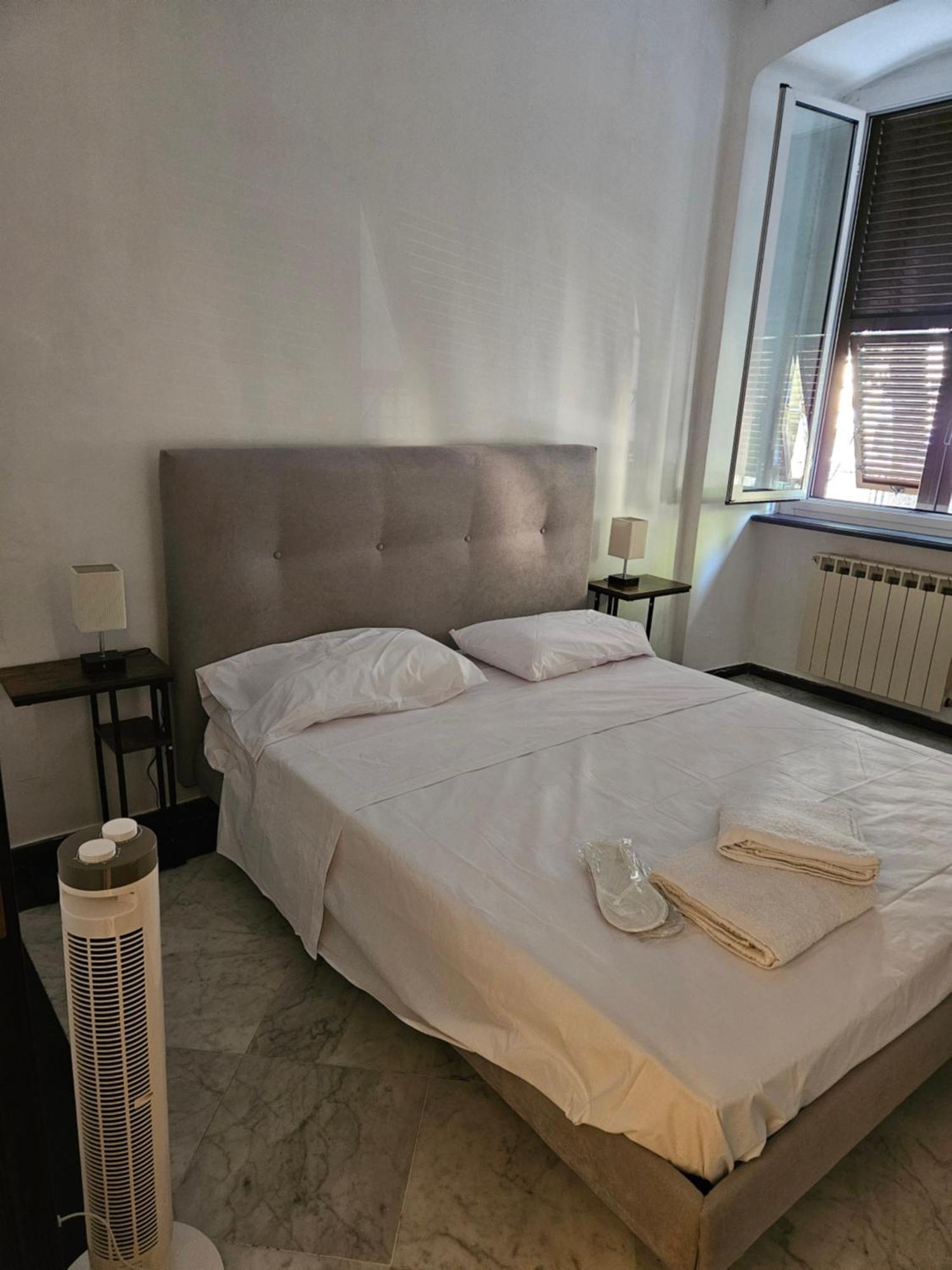 Casa Regis - Free Parking Hotel Genova Exterior foto